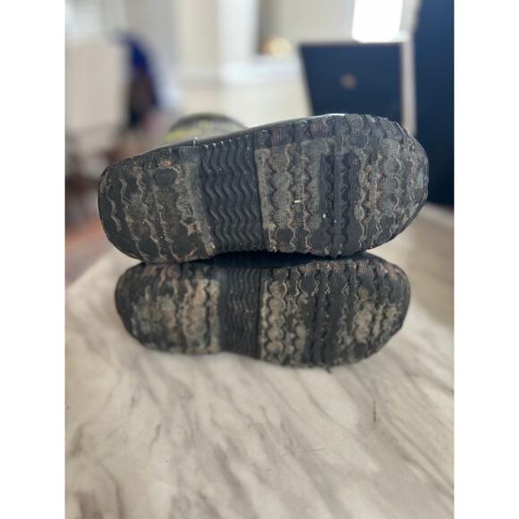 Bogs Kids Size 13 Black & Multi Color Green Printed Rain Boot - Picture 9 of 11